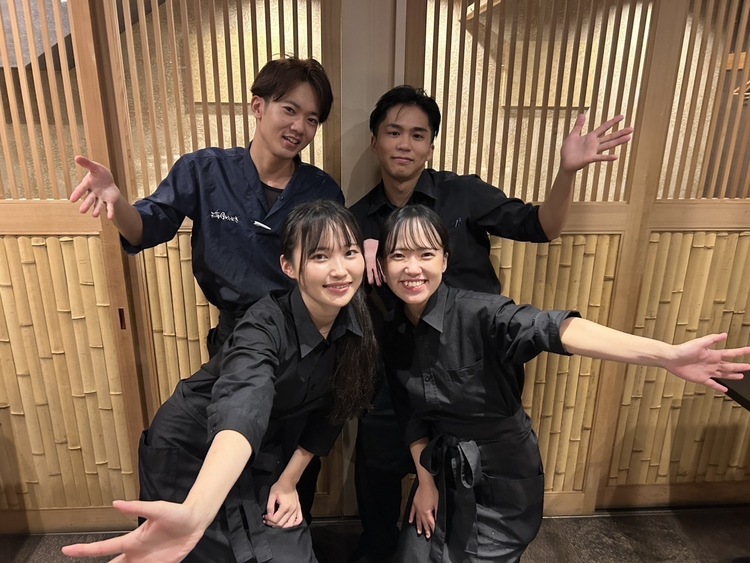 ※既存店のスタッフ画像です