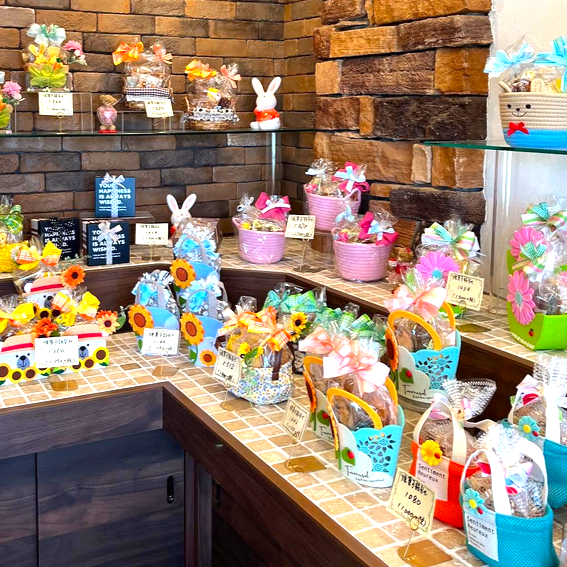 ギフト用のラッピングも可愛くて人気✨