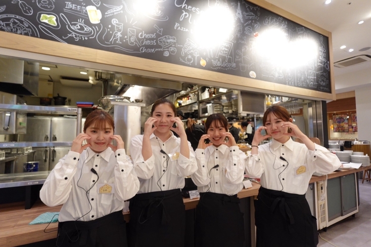 店長を含めほとんどのスタッフが20代