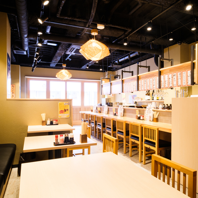 入りやすい雰囲気のキレイな店内