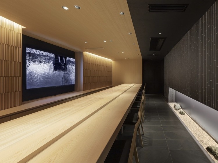 静そして凛、革新的な店舗へ