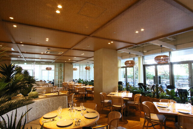 光と緑のガーデンレストラン