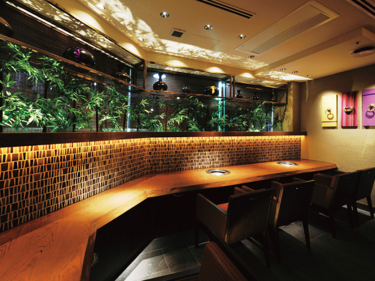 系列）焼肉百名店が母体のド安定企業！