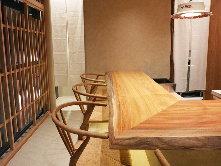 若手チームで仕掛ける蟹レストラン
