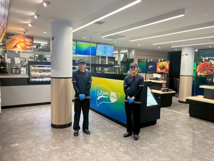 L’s Kitchen開放的な大型売店！