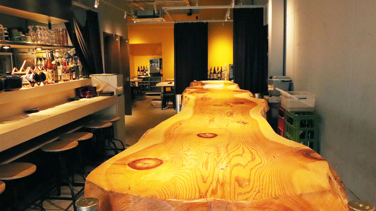 女性にも入りやすいおしゃれな店内