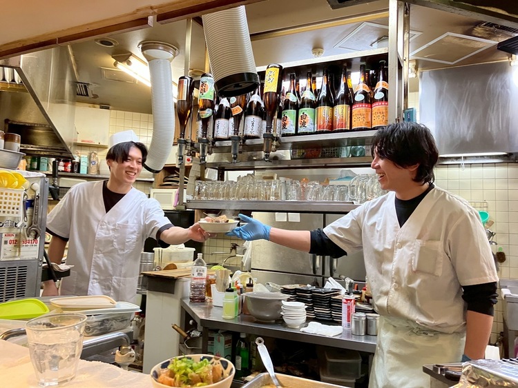 スタッフ同士仲良しで、いつも明るいムード