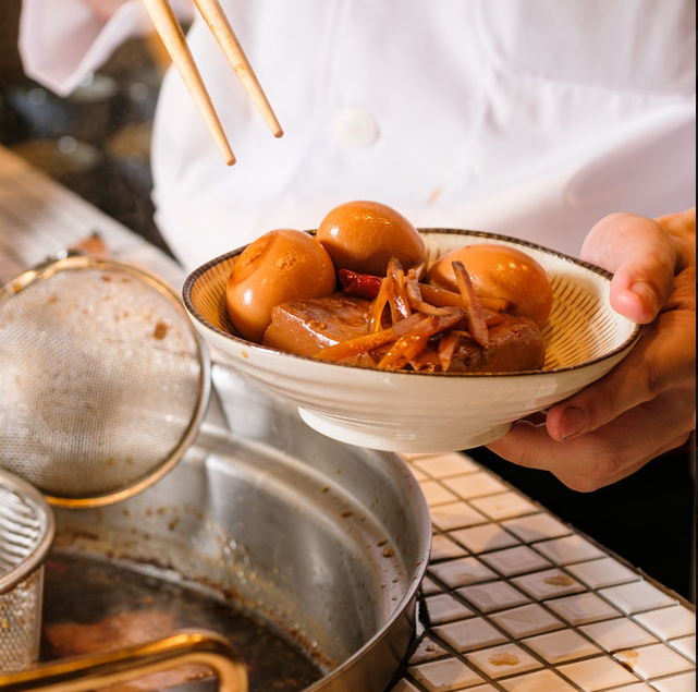 さんかくしかく名物のおでん