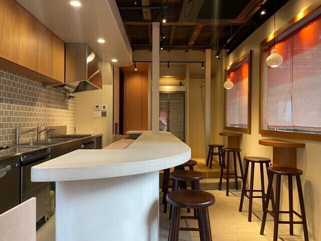 「女性の部屋」をイメージした店内