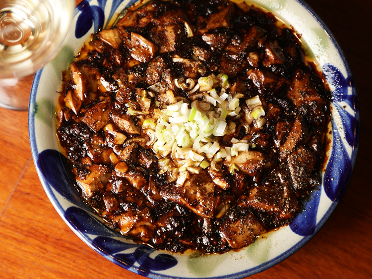 日本のエッセンスを取り入れた中華を提供