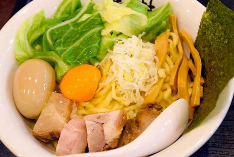 パンチのあるまぜそばや油そばもご用意