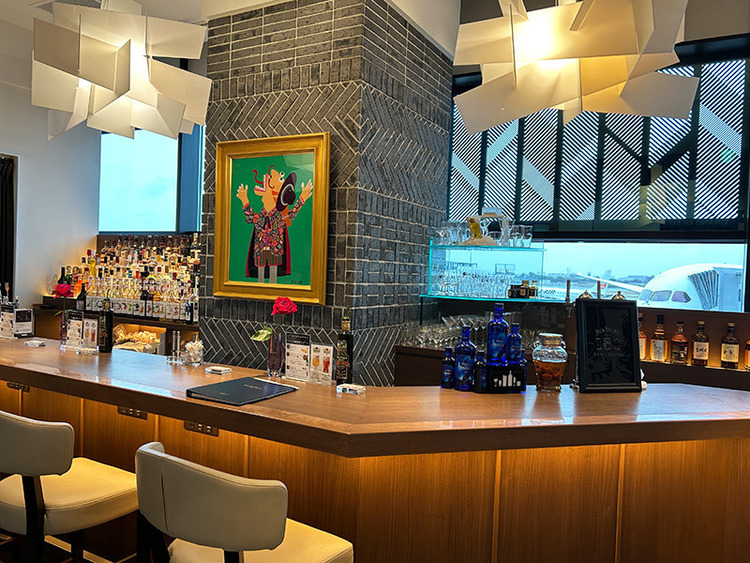 ラウンジ&バー グラン・ブルー 伊丹空港店の詳細画像5