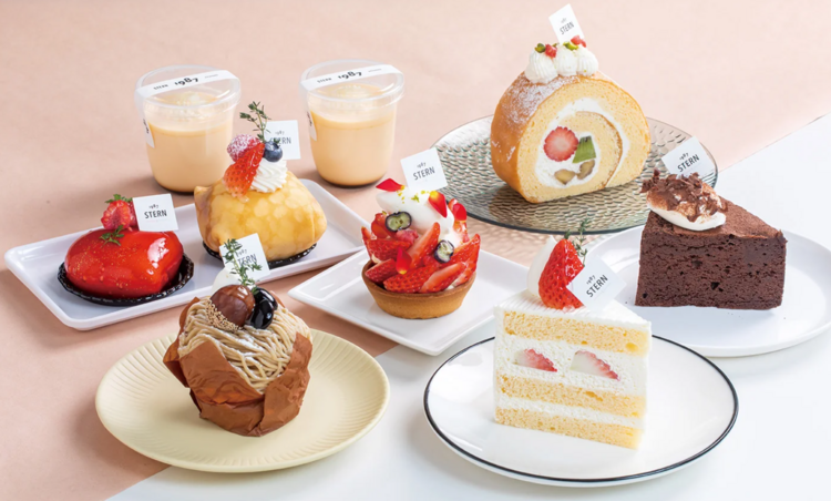 かわいいケーキに囲まれて働けます♪