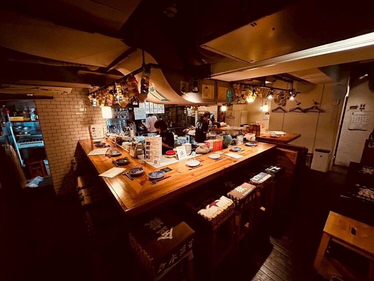 カウンター中心の席でオープンキッチン！