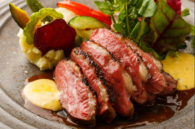 お肉検定1級を持つシェフがつくる肉料理