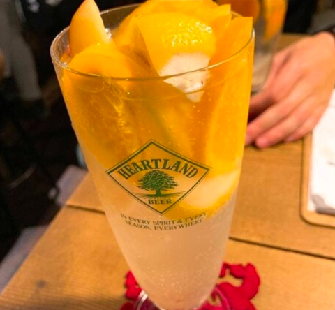 目で見ても楽しめるお酒も提供中！