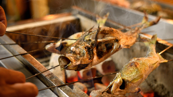 こだわり抜いた炉端は風味と旨みが格別！
