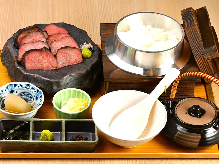 料理とお酒、空間までトータルで楽しめる