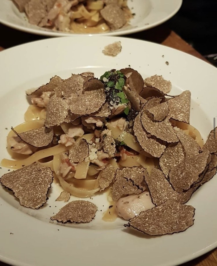 お客様の「おいしい」をすぐそばで聞ける♪