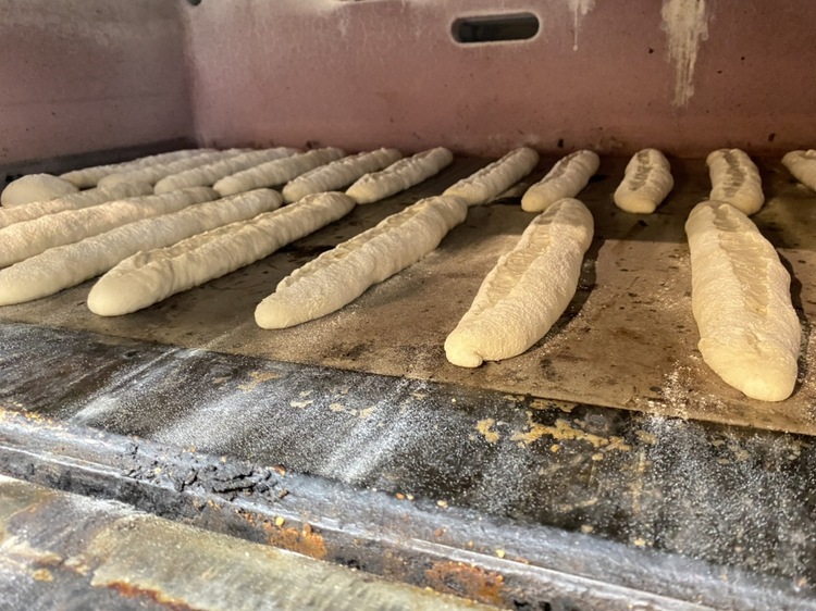 一つひとつに、愛情を込めて焼いてます。