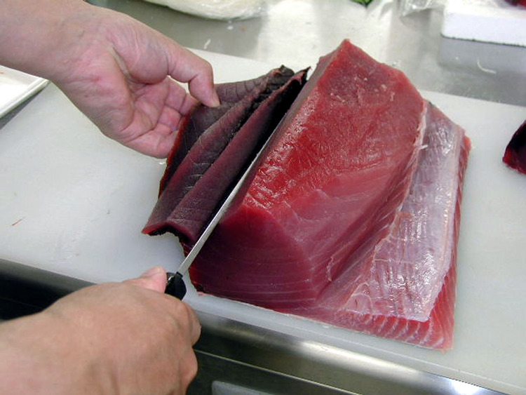 仕入れ値でお魚を買える従業員割引あり♪