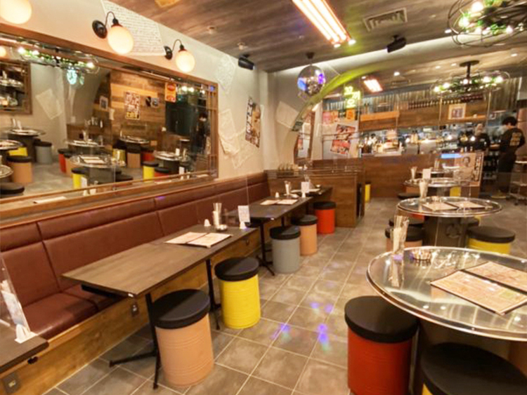 活気と心地よさが両立した酒場空間◎