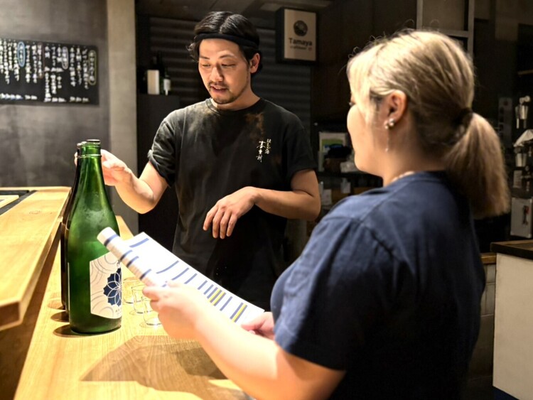 唎酒師が日本酒の特徴など丁寧にレクチャー