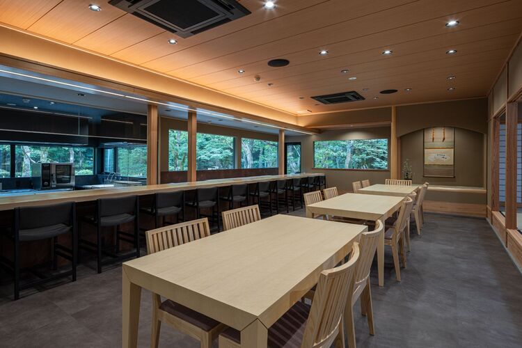 地元食材を使った料理を提供