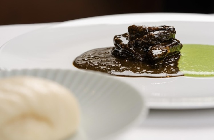 季節を感じられる手の込んだコースをご用意