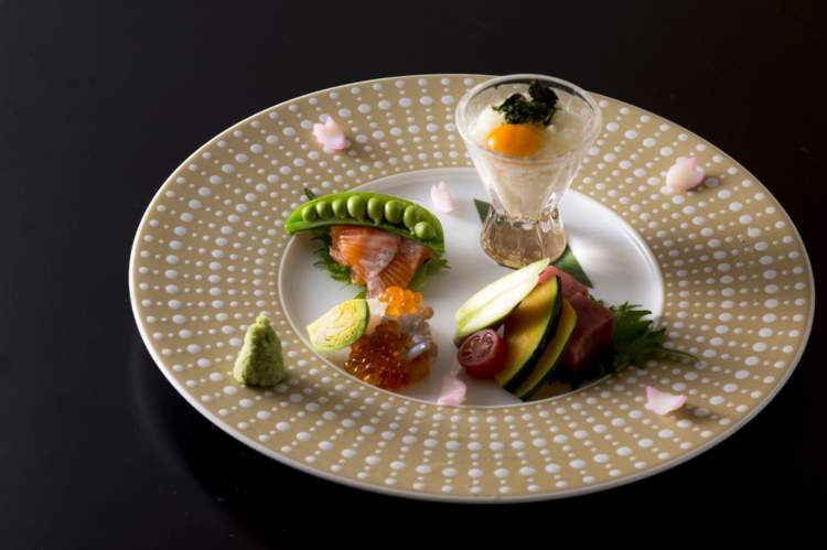 お客様の笑顔が見えるオープンキッチン