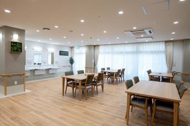 居心地のいい広々としたキレイな食堂です！