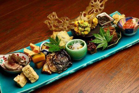 看板メニューの「あて盛」大人気です◎