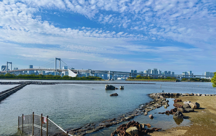 休憩時間に海浜公園で気分転換♪