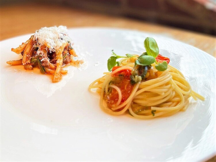 旬素材を使用したパスタ2種盛り合わせ