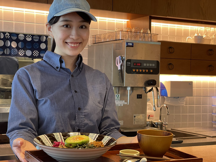 女性スタッフも多く活躍する業態