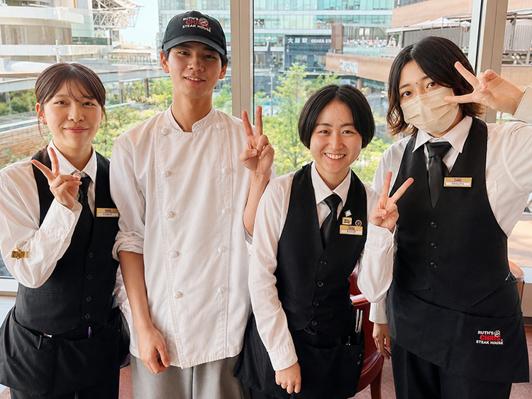 協力しながらお店を盛り上げてます🙆‍♂