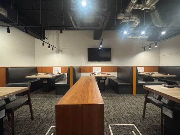 OPENしたての綺麗な店内で働けます！