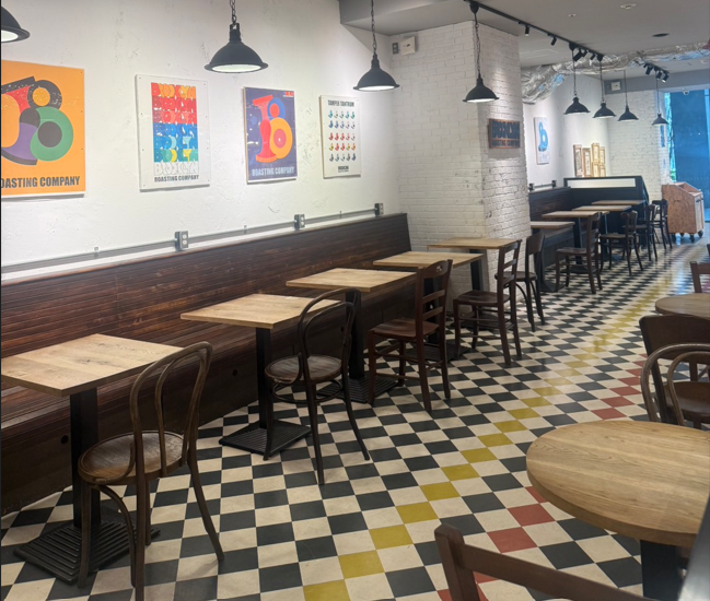 アンティーク、クラシック感を感じる内観