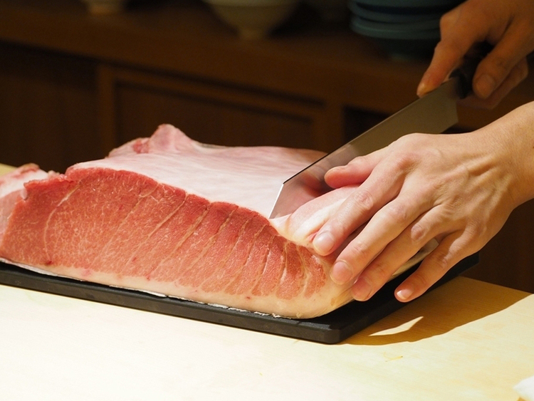 旬の魚を正当派の江戸前握りにてご提供◎