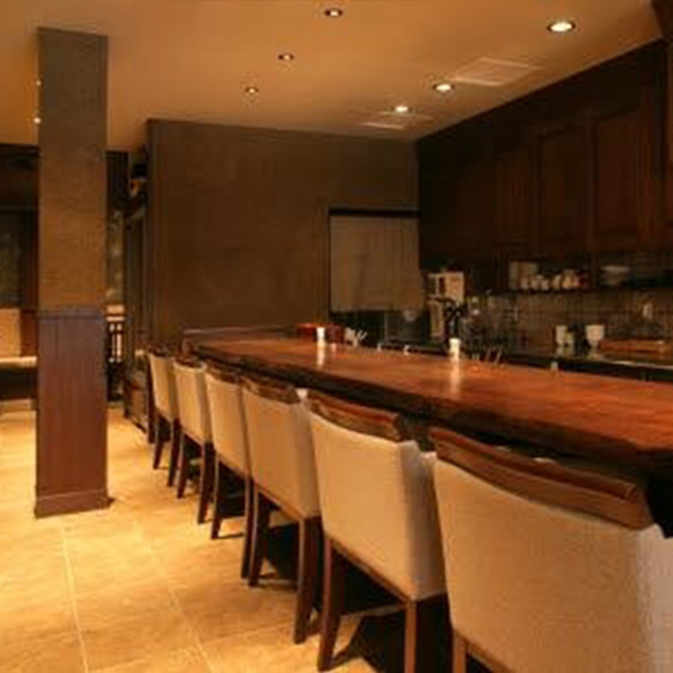 お客様との垣根がないオープンキッチン！