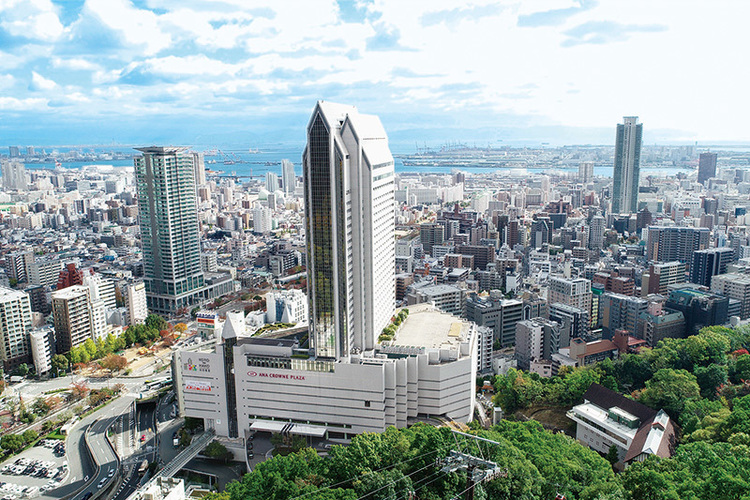 日常からひと足はなれ、神戸の一つ上の空へ