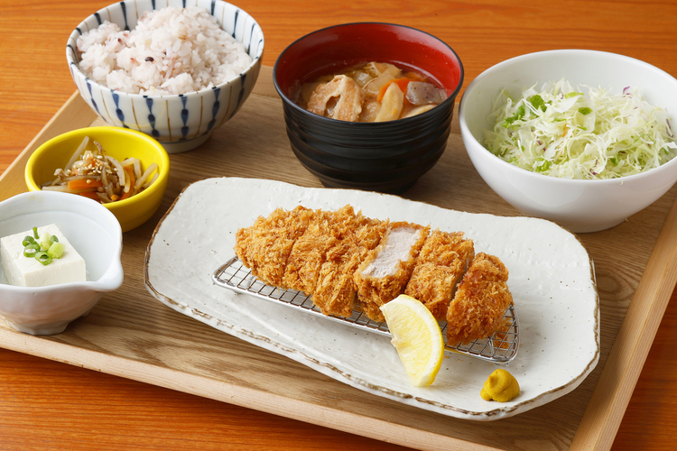 お客様に愛される定食レストラン★