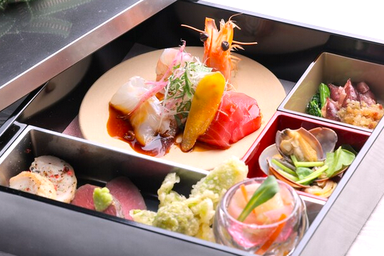 色鮮やかな贈り物を開けるようなトキメキ