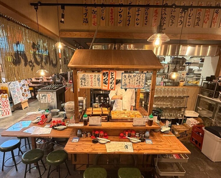 屋台をイメージした店内☆