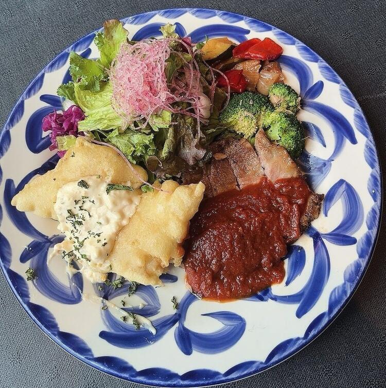 手間暇かけた料理をご提供しています◎