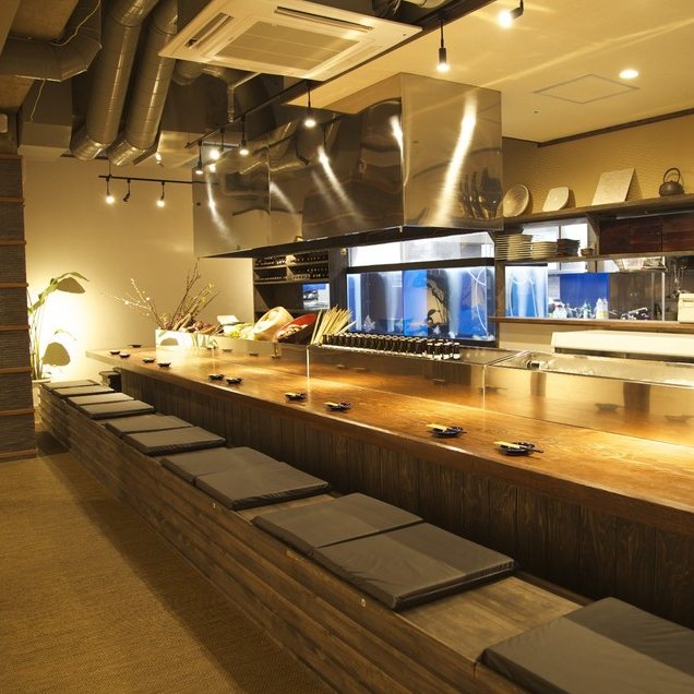 店内の生簀より新鮮なお魚をご提供！
