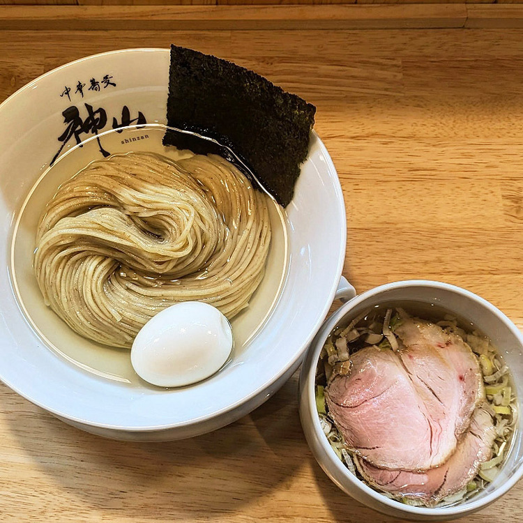 ラーメンはもちろん、つけ麺も看板メニュー