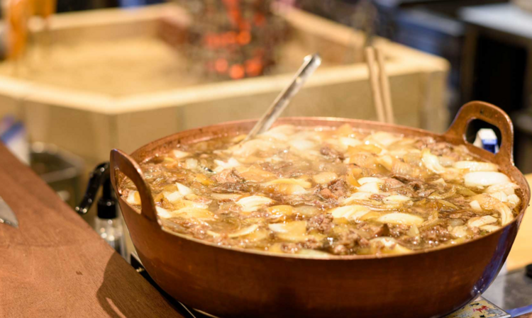 看板メニューの牛トロ煮込み☆