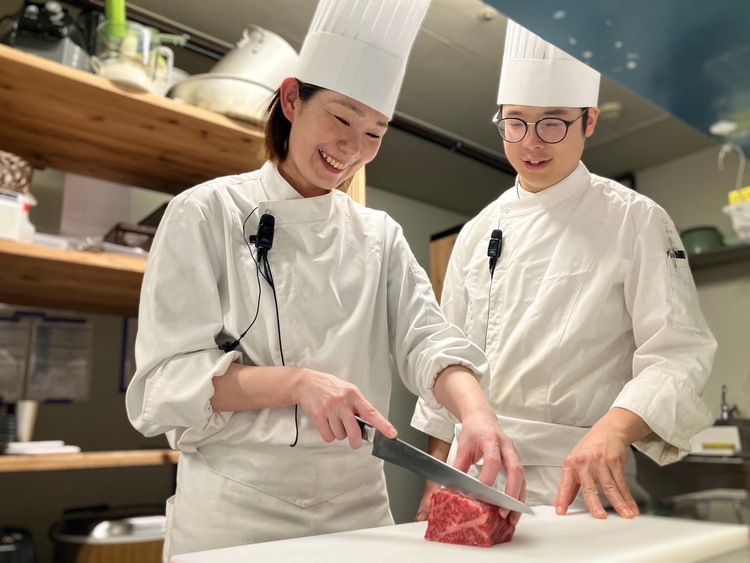 飲食店未経験の若手スタッフも活躍中