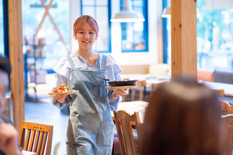 美味しさ広がる開放空間